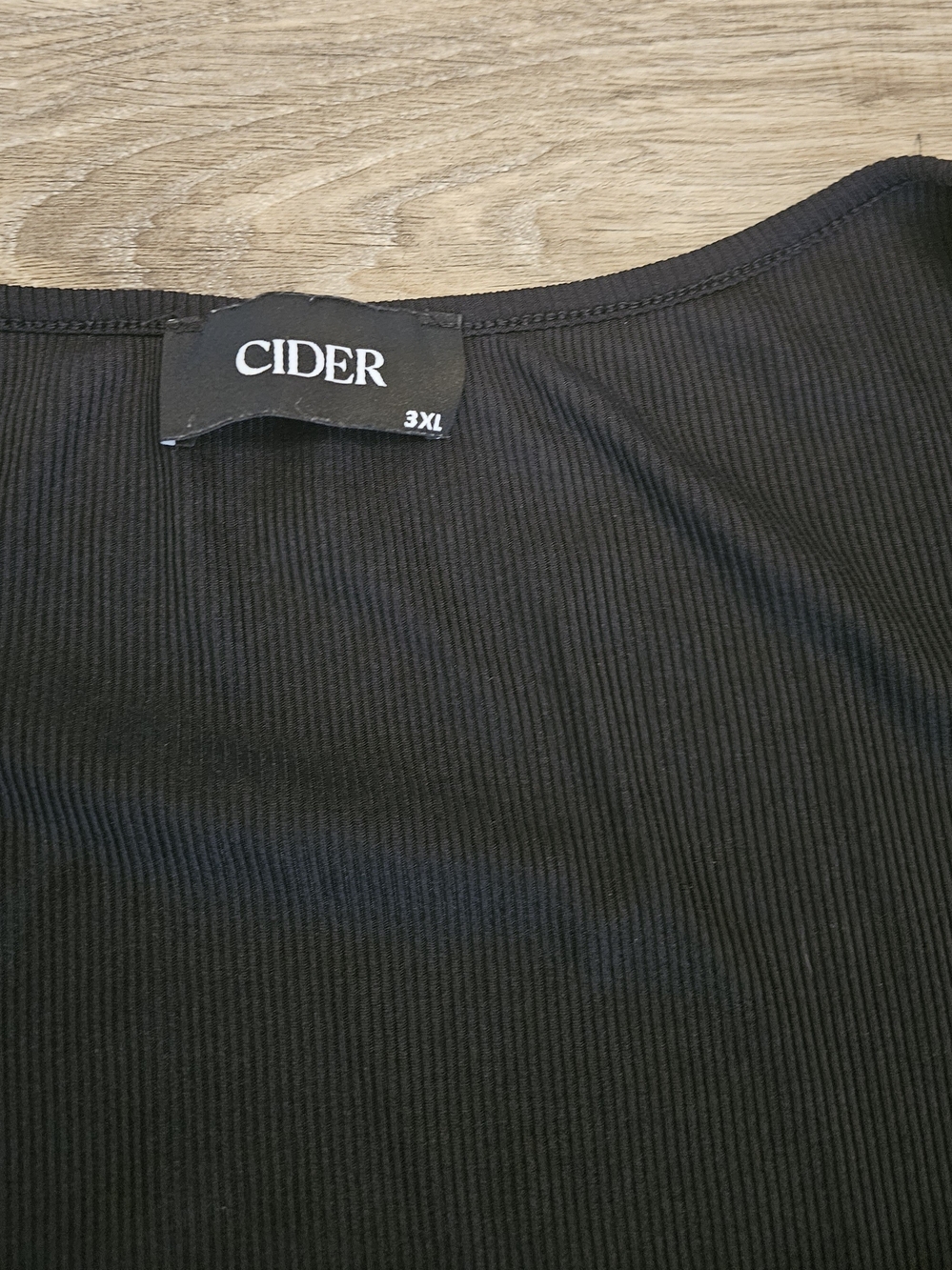 Cider Black Midi Dress with Short Sleeves - Picture 2 of 7